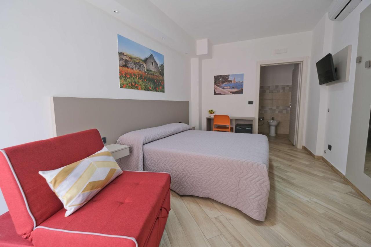 Il Porto Affittacamere B&B Бриндизи Экстерьер фото