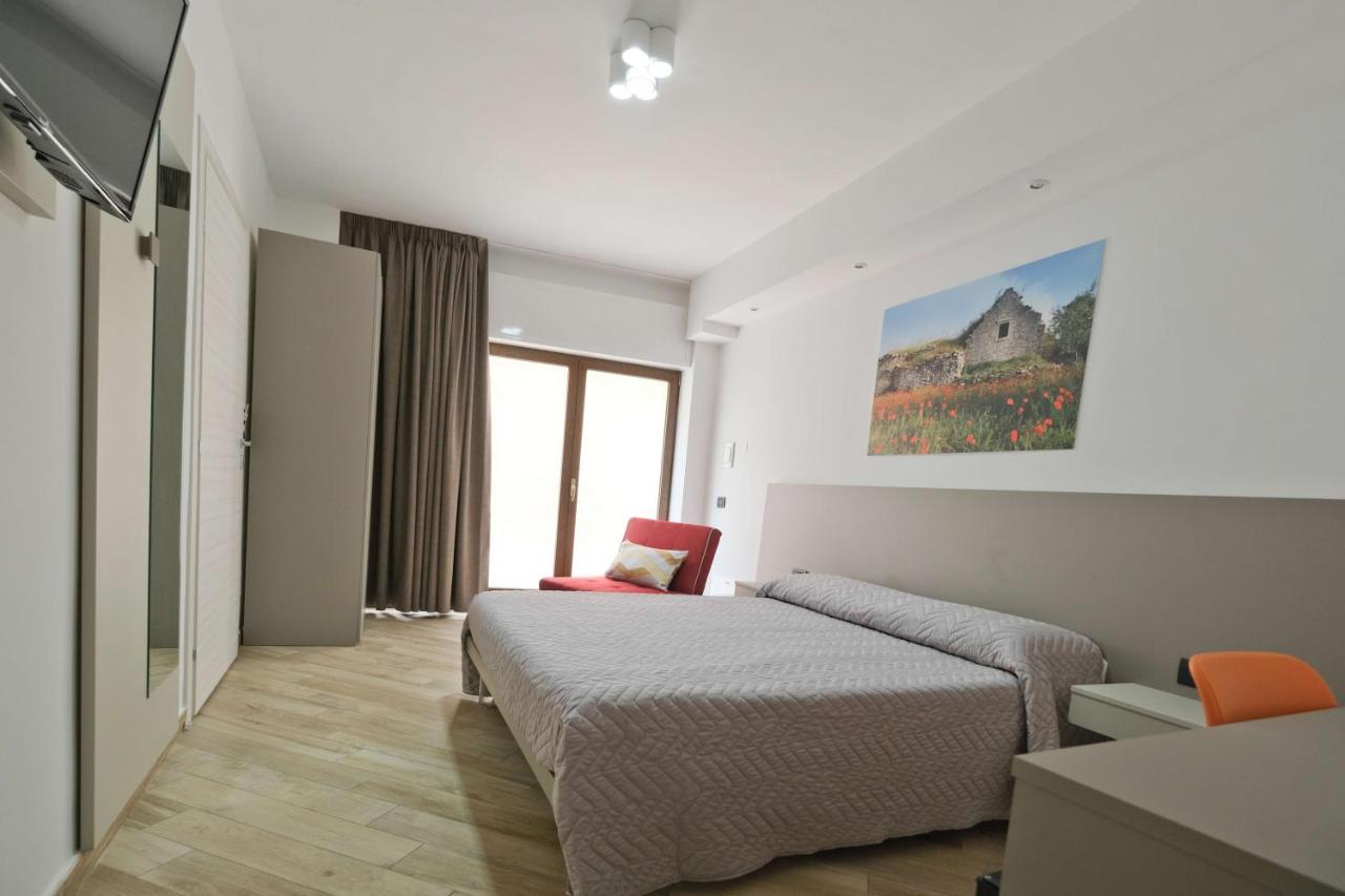 Il Porto Affittacamere B&B Бриндизи Экстерьер фото