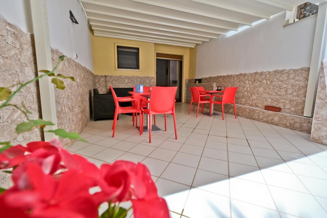 Il Porto Affittacamere B&B Бриндизи Экстерьер фото