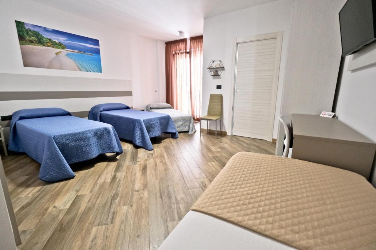 Il Porto Affittacamere B&B Бриндизи Экстерьер фото
